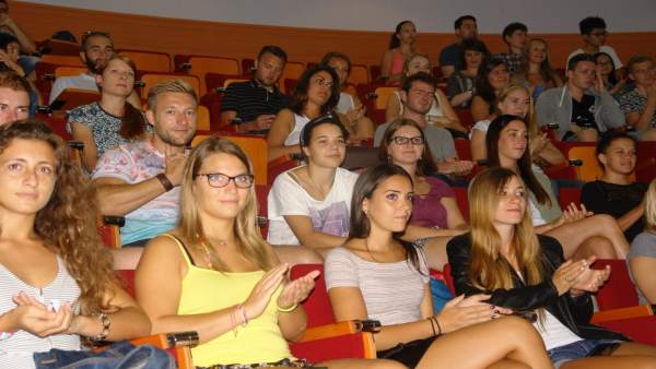 Alumnos Erasmus en la presentación en la UHU Alumnos Erasmus en la presentación en la UHU