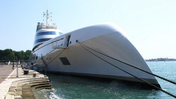 El super yate 'A' Hamilton en Venecia El super yate 'A' Hamilton en Venecia