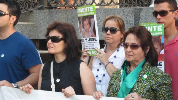 La madre de Ruth y José, Ruth Ortiz, en una concentración en Huelva. La madre de Ruth y José, Ruth Ortiz, en una concentración en Huelva.