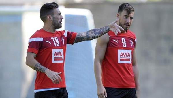 Los dos jugadores del Eibar, Enrich y Luna, implicados en la filtración del vídeo erótico. Los dos jugadores del Eibar, Enrich y Luna, implicados en la filtración del vídeo erótico.