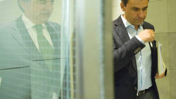 Rueda de prensa de Maillo tras la reunión PP-Ciudadanos Rueda de prensa de Maillo tras la reunión PP-Ciudadanos