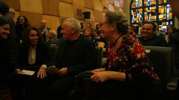 Gavasa, junto a Víctor Manuel y Ana Belén Gavasa, junto a Víctor Manuel y Ana Belén