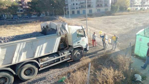 Vecinos han cortado las obras del AVE en Granada Vecinos han cortado las obras del AVE en Granada