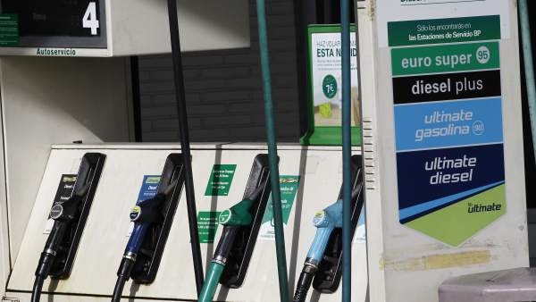 Imagen de una gasolinera ante la posible subida de precios Imagen de una gasolinera ante la posible subida de precios