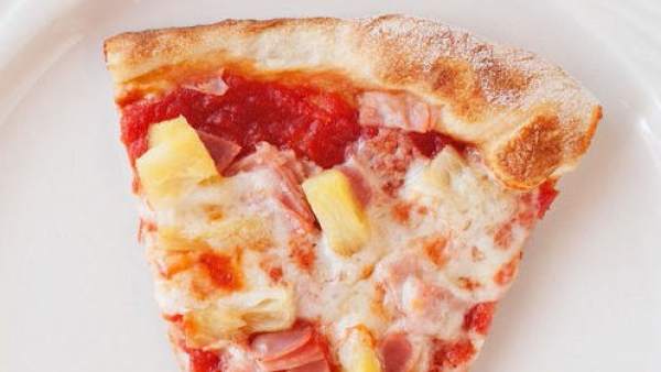 Pizza con piñacc2 Pizza con piñacc2