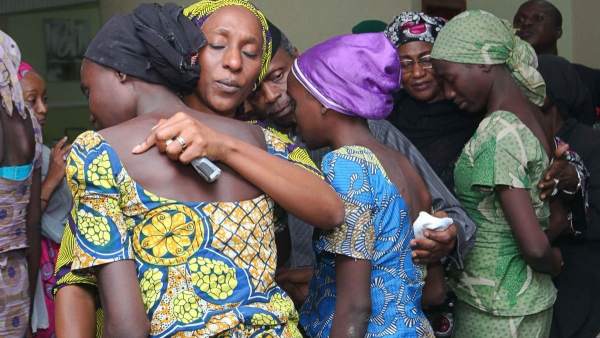 Niñas secuestradas por Boko Haram en Chibok tras ser liberadas Niñas secuestradas por Boko Haram en Chibok tras ser liberadas