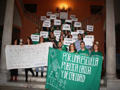 Interinos encerrados en el Ayuntamiento de Sevilla