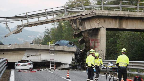 Cae un puente en Italia Cae un puente en Italia