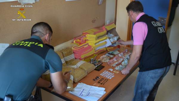 Droga intervenida por la Guardia Civil Droga intervenida por la Guardia Civil