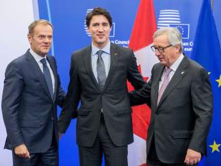 Tusk, Trudeau y Juncker