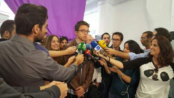 Errejón en declaraciones a los medios en Valencia Errejón en declaraciones a los medios en Valencia