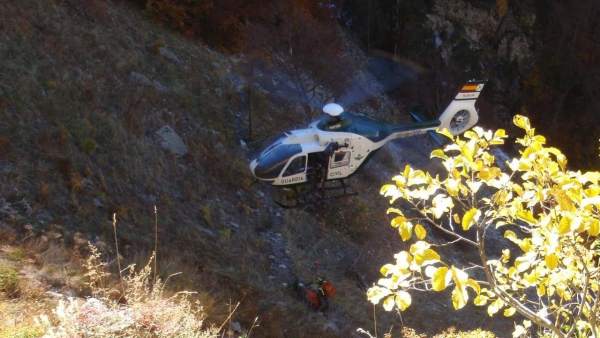 Muere un montañero tras sufrir una caída en la zona de La Sarra. Muere un montañero tras sufrir una caída en la zona de La Sarra.
