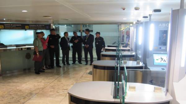 Sistema de control de fronteras en el Aeropuerto de Alicante-Elche Sistema de control de fronteras en el Aeropuerto de Alicante-Elche