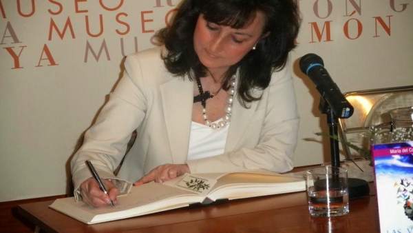 La escritora María del Carmen Aranda La escritora María del Carmen Aranda