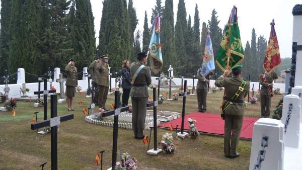 Homenajea a los caídos por España Homenajea a los caídos por España