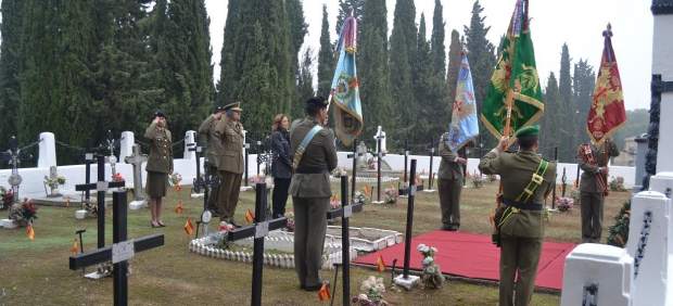 Homenajea a los caídos por España