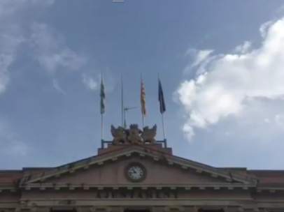 Ayuntamiento de Sabadell sin la bandera española