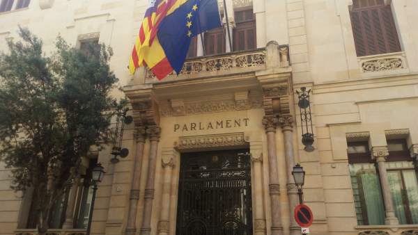 Fachada del Parlament balear Fachada del Parlament balear