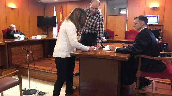 Espinosa firma la conformidad en la Audiencia Espinosa firma la conformidad en la Audiencia