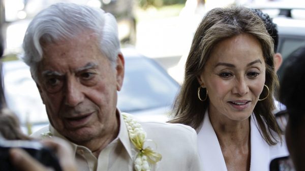 Vargas Llosa, en la tierra de su pareja Vargas Llosa, en la tierra de su pareja