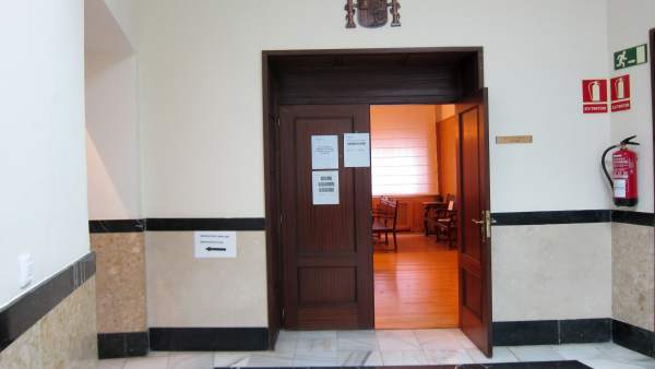 Escenario del juicio contra los trece encausados. Escenario del juicio contra los trece encausados.