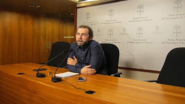 El portavoz de Podemos en la Junta Genera, Emilio León El portavoz de Podemos en la Junta Genera, Emilio León