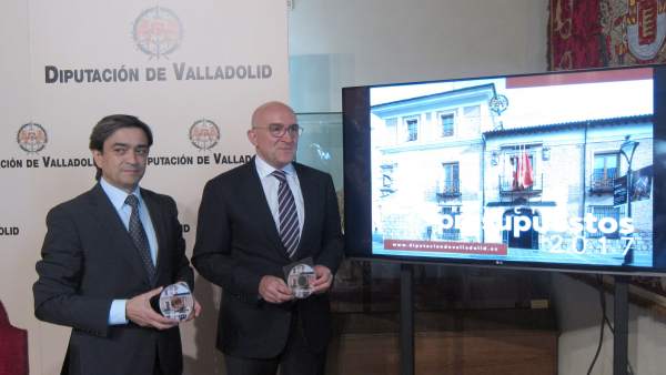 Carnero (d) y Hernández (i) en la presentación de los Presupuestos Carnero (d) y Hernández (i) en la presentación de los Presupuestos