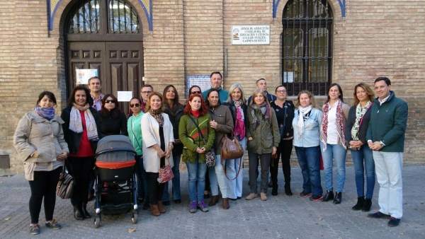 El PP ante el CEIP Carmen Benítez. El PP ante el CEIP Carmen Benítez.