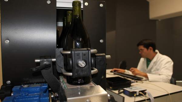 LA RIOJA ALTA S.A. INSTALA DOS PROTOTIPOS EXPERIMENTALES PARA LA INSPECCIÓN EN A LA RIOJA ALTA S.A. INSTALA DOS PROTOTIPOS EXPERIMENTALES PARA LA INSPECCIÓN EN A