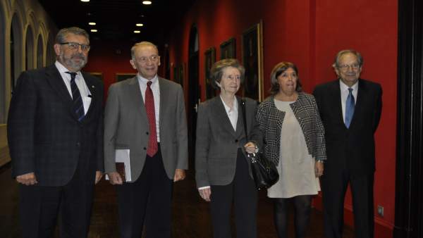 Los científicos Margarita Salas y Luis Oro, en el Paraninfo. Los científicos Margarita Salas y Luis Oro, en el Paraninfo.
