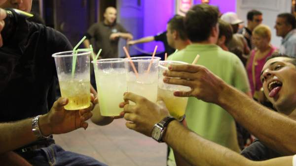 Copas Y Botellón En Lloret Copas Y Botellón En Lloret