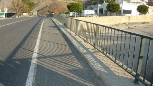 Puente sobre la rambla Julvina, en Berja (Almería) Puente sobre la rambla Julvina, en Berja (Almería)