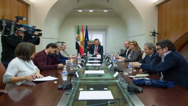 Reunión de los firmantes del Pacto por el Ferrocarril Reunión de los firmantes del Pacto por el Ferrocarril