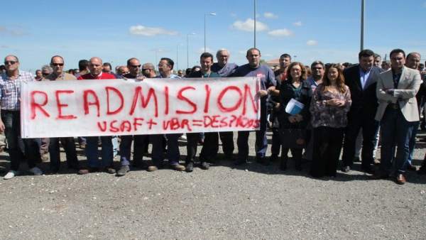 Concentración por los despidos en la base de Morón Concentración por los despidos en la base de Morón