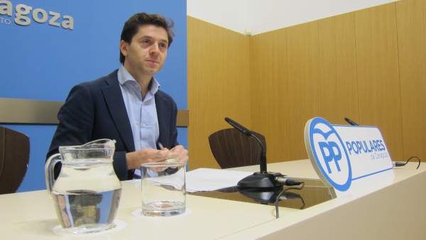 El concejal del PP, Sebastián Contín, en rueda de prensa en el Ayuntamiento El concejal del PP, Sebastián Contín, en rueda de prensa en el Ayuntamiento