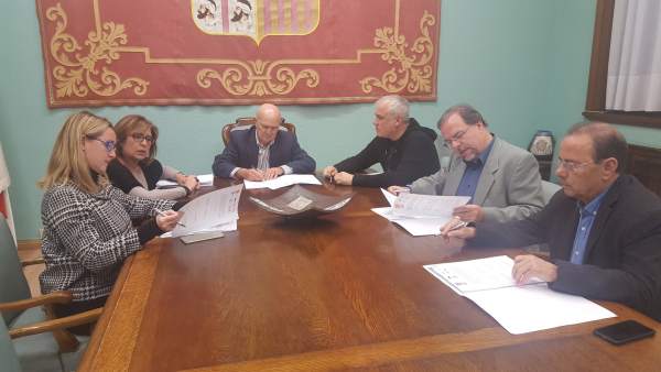 Ndp. Los Seis Grupos Políticos De La Diputación De Zaragoza Impulsan Una Moción Ndp. Los Seis Grupos Políticos De La Diputación De Zaragoza Impulsan Una Moción