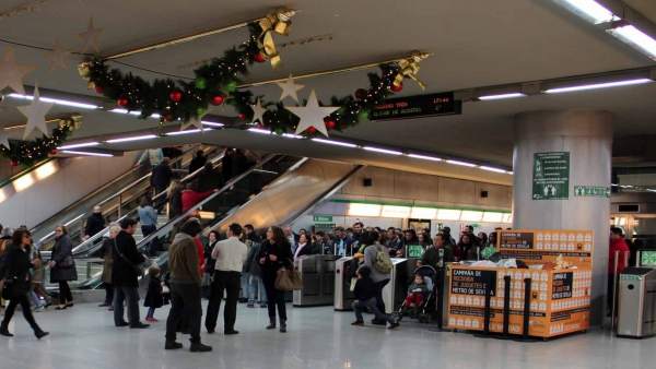 Usuarios de Metro de Sevilla Usuarios de Metro de Sevilla