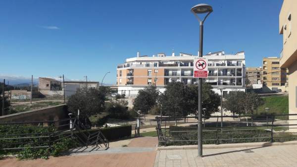 Cartel en Paterna prohibiendo los excrementos de perros Cartel en Paterna prohibiendo los excrementos de perros