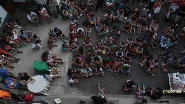 Actividad al aire libre de la biblioteca de Villanúa Actividad al aire libre de la biblioteca de Villanúa