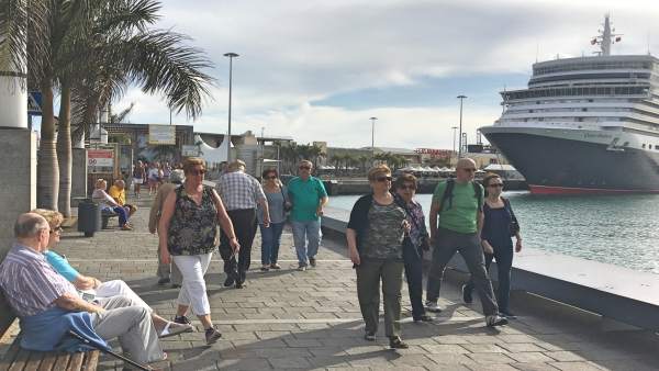 NP La Ciudad Espera En Tres Días A Un Crucero De Súper Lujo, Un Velero Para Hace NP La Ciudad Espera En Tres Días A Un Crucero De Súper Lujo, Un Velero Para Hace