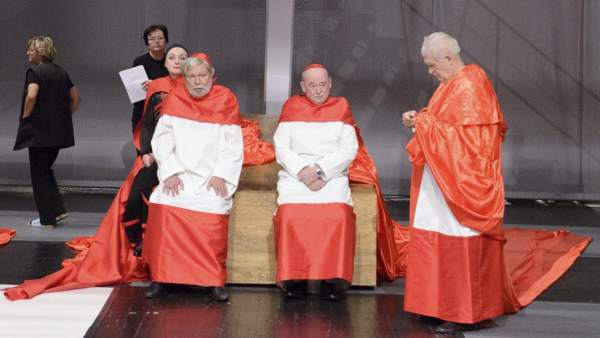 Ensayo de la obra 'De profesión Papa' Ensayo de la obra 'De profesión Papa'