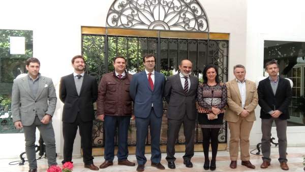 Junta directiva de la Asociación de Empresarios de Hospedaje de Córdoba (Aehcor) Junta directiva de la Asociación de Empresarios de Hospedaje de Córdoba (Aehcor)