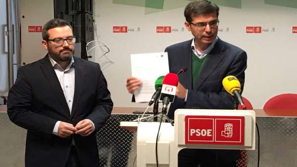 Cristobal Fernández y Manuel Chicón en rueda de prensa en Antequera Cristobal Fernández y Manuel Chicón en rueda de prensa en Antequera