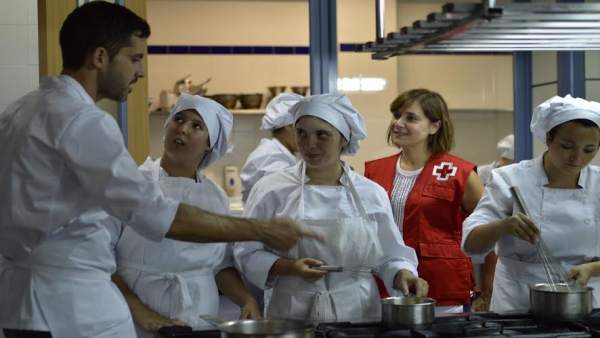 Un grupo de jóvenes durante sus prácticas Un grupo de jóvenes durante sus prácticas