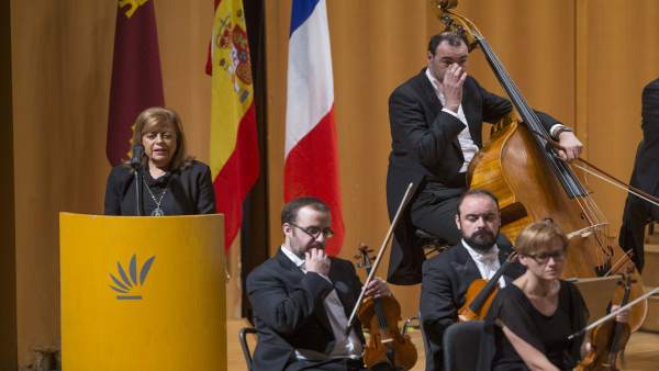 Concierto homenaje a las víctimas de los atentados de Parí Concierto homenaje a las víctimas de los atentados de Parí