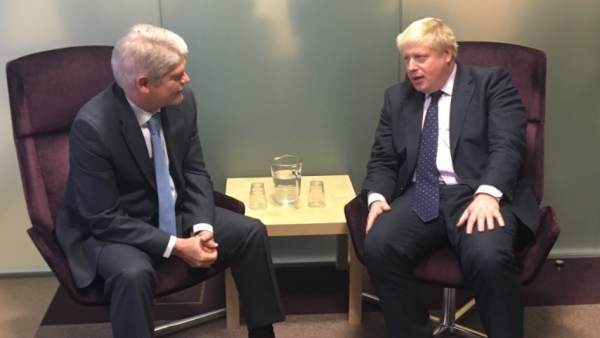 Dastis se reúne con su homólogo británico, Boris Johnson Dastis se reúne con su homólogo británico, Boris Johnson