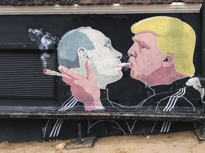 Trump y Putin comparten el humo de un cigarro