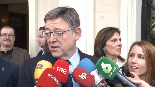 Puig atendiendo a los medios de comunicación Puig atendiendo a los medios de comunicación