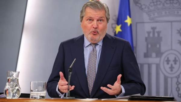 Rueda de prensa de Méndez de Vigo tras el Consejo de Ministros Rueda de prensa de Méndez de Vigo tras el Consejo de Ministros