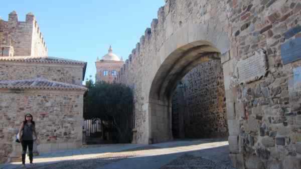 Arco de la Estrella de Cáceres Arco de la Estrella de Cáceres